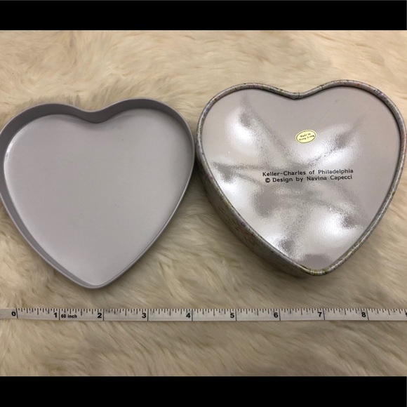 Keller-Charles Philadelphia Tin by Navina Capecci - Picture 3 of 5